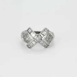 Bague jonc or blanc diamants