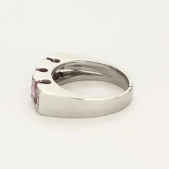 Bague jonc or blanc, saphirs roses et diamants
