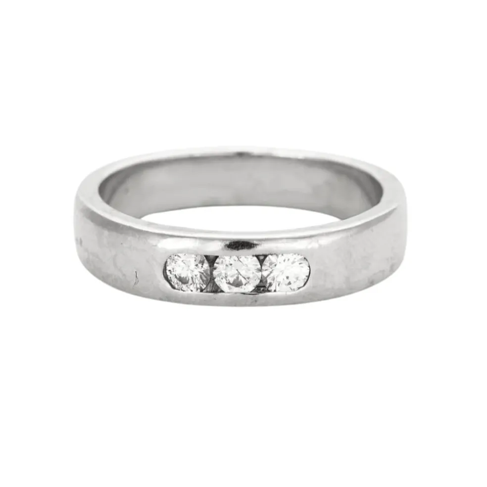 Bague jonc or gris avec diamants