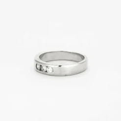 Bague jonc or gris avec diamants