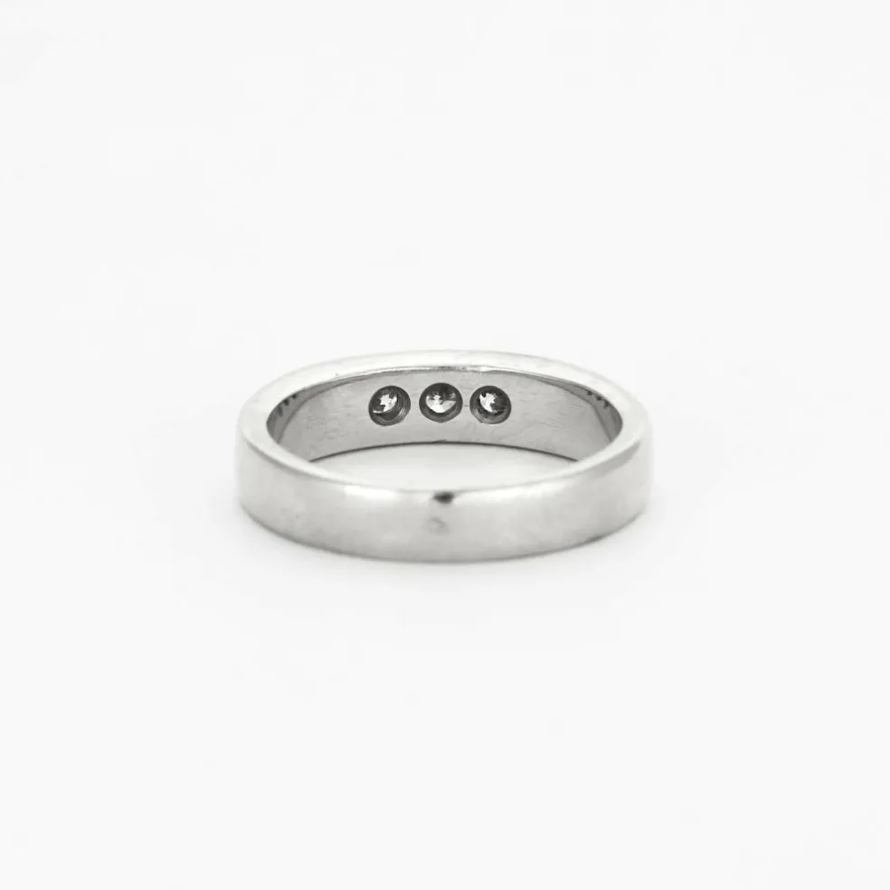 Bague jonc or gris avec diamants