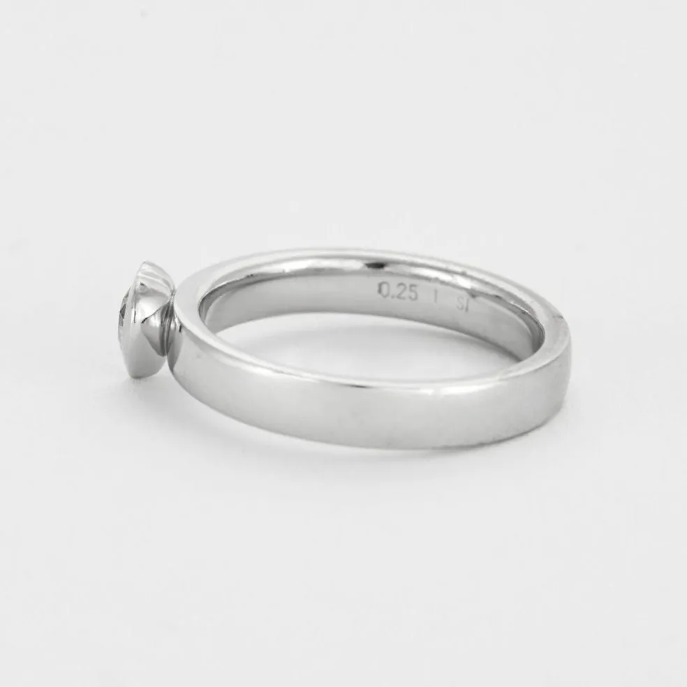 Bague jonc or gris diamant coeur