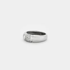 Bague jonc or gris et diamants