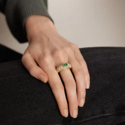 Bague jonc, or jaune, diamants