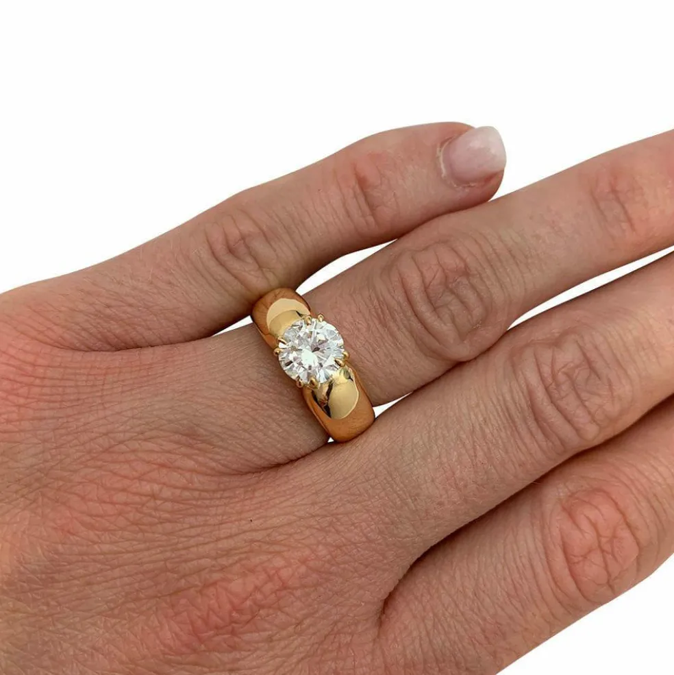 Bague jonc or jaune, diamant.