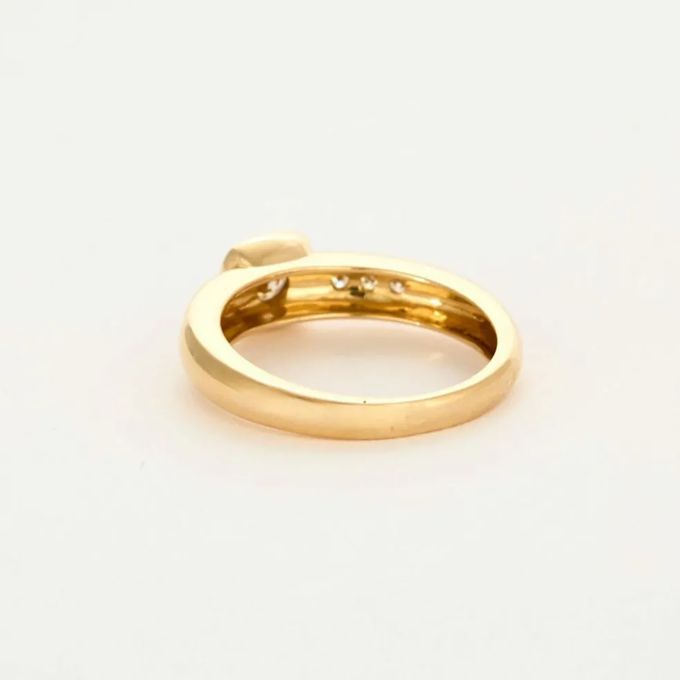 Bague jonc or jaune et diamants