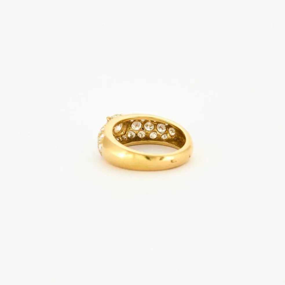 Bague jonc or jaune pavage diamants et diamant central