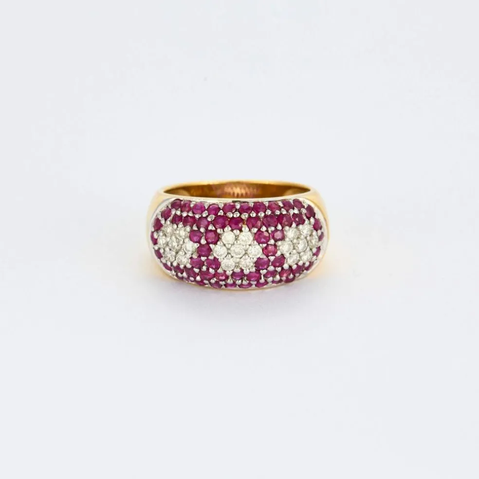 Bague jonc or jaune, rubis, diamants fleurs