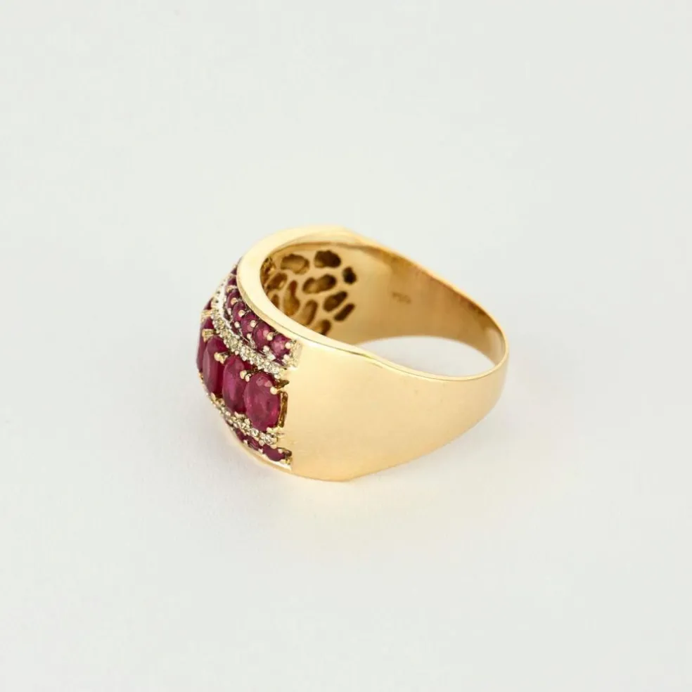Bague jonc or jaune, rubis et diamants
