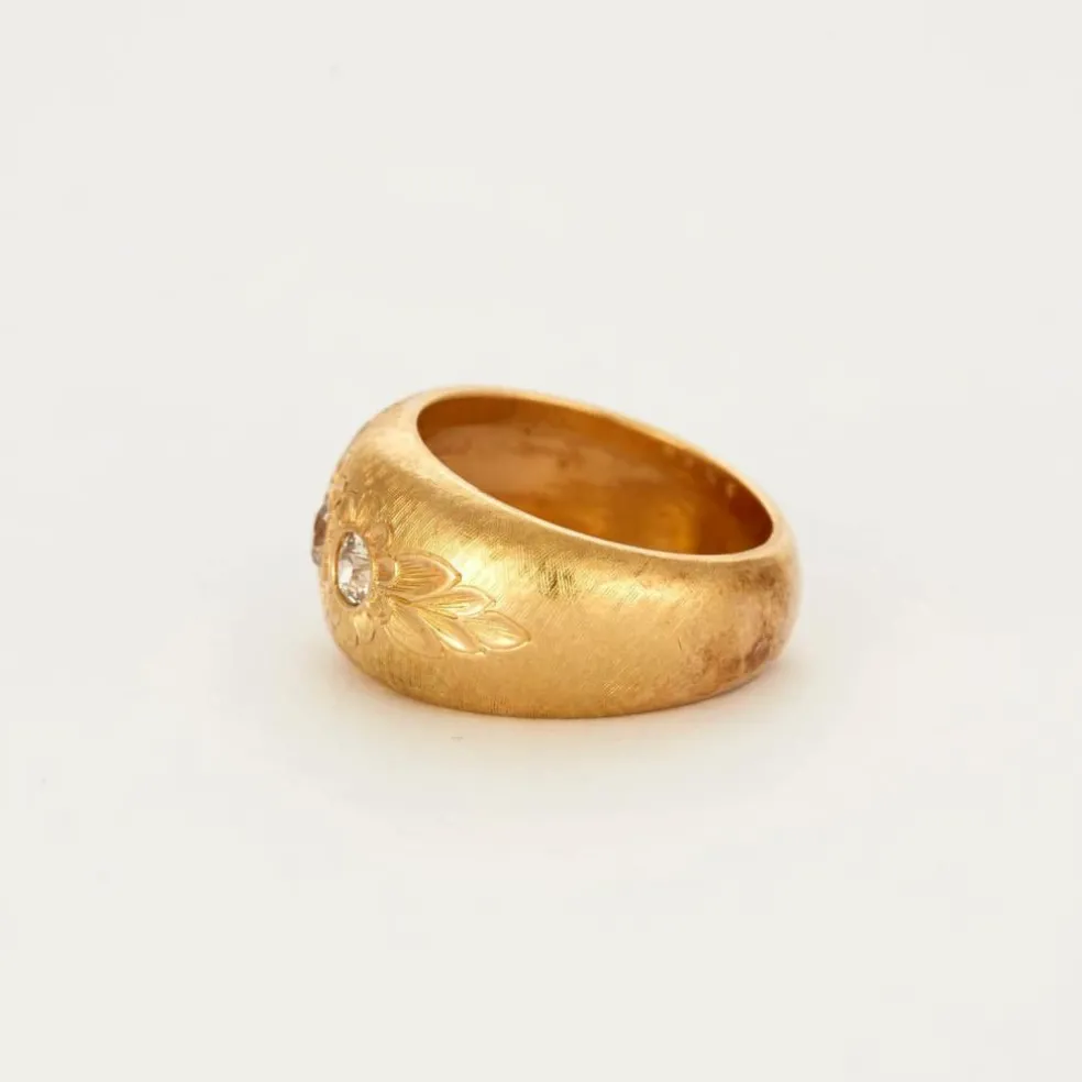Bague jonc or jaune sertie de diamants