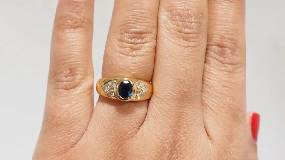 Bague Jonc or jaune, spinelle bleu et diamants