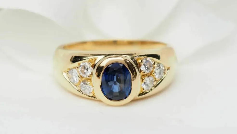 Bague Jonc or jaune, spinelle bleu et diamants