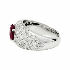 Bague jonc pavage diamant, rubis 1,78 carats.