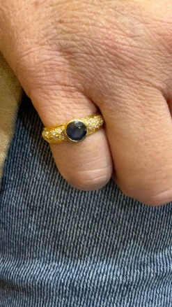 Bague jonc saphir ancien et diamants monture or jaune