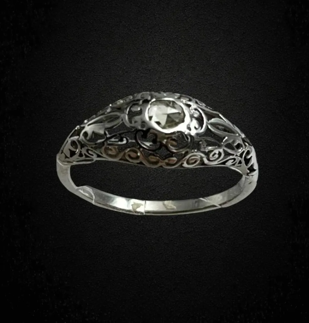 Bague Liberty à texture perforée en or blanc