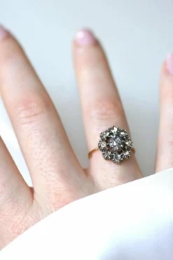 Bague Marguerite ancienne diamant rose couronnée