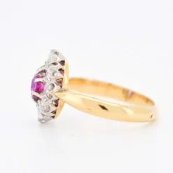 Bague Marguerite Ancienne Or 18 Carats, Diamants et Rubis - Circa 1900