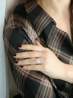 Bague marguerite ancienne diamants taille ancienne 3 carats