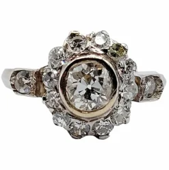 Bague marguerite art deco or blanc 18k et 1,02 carats diamant taille ancienne (circa 1940)