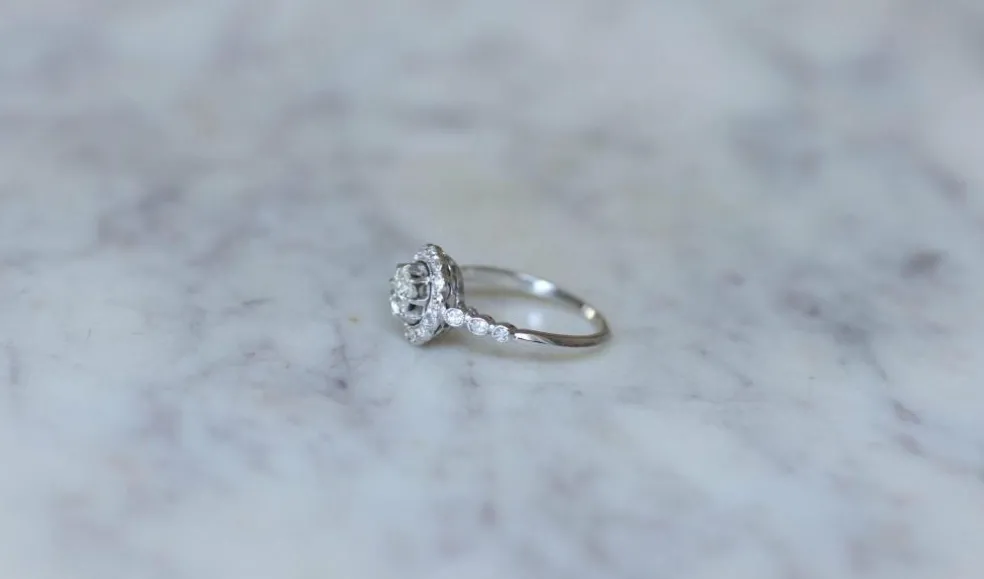 Bague Marguerite Art Deco Diamants sur Platine
