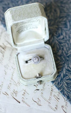 Bague Marguerite Art Deco Diamants sur Platine