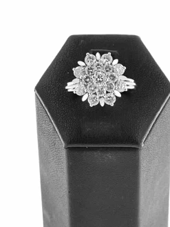 Bague marguerite certifiée HRD en or blanc avec diamants