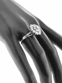 Bague marguerite certifiée HRD en or blanc avec diamants