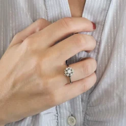 Bague marguerite diamants or blanc