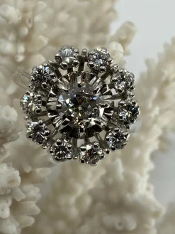 Bague marguerite, diamants
