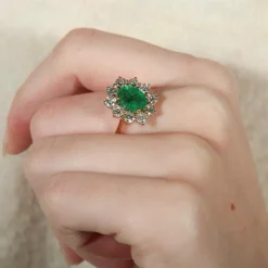 Bague Marguerite Emeraude et diamants