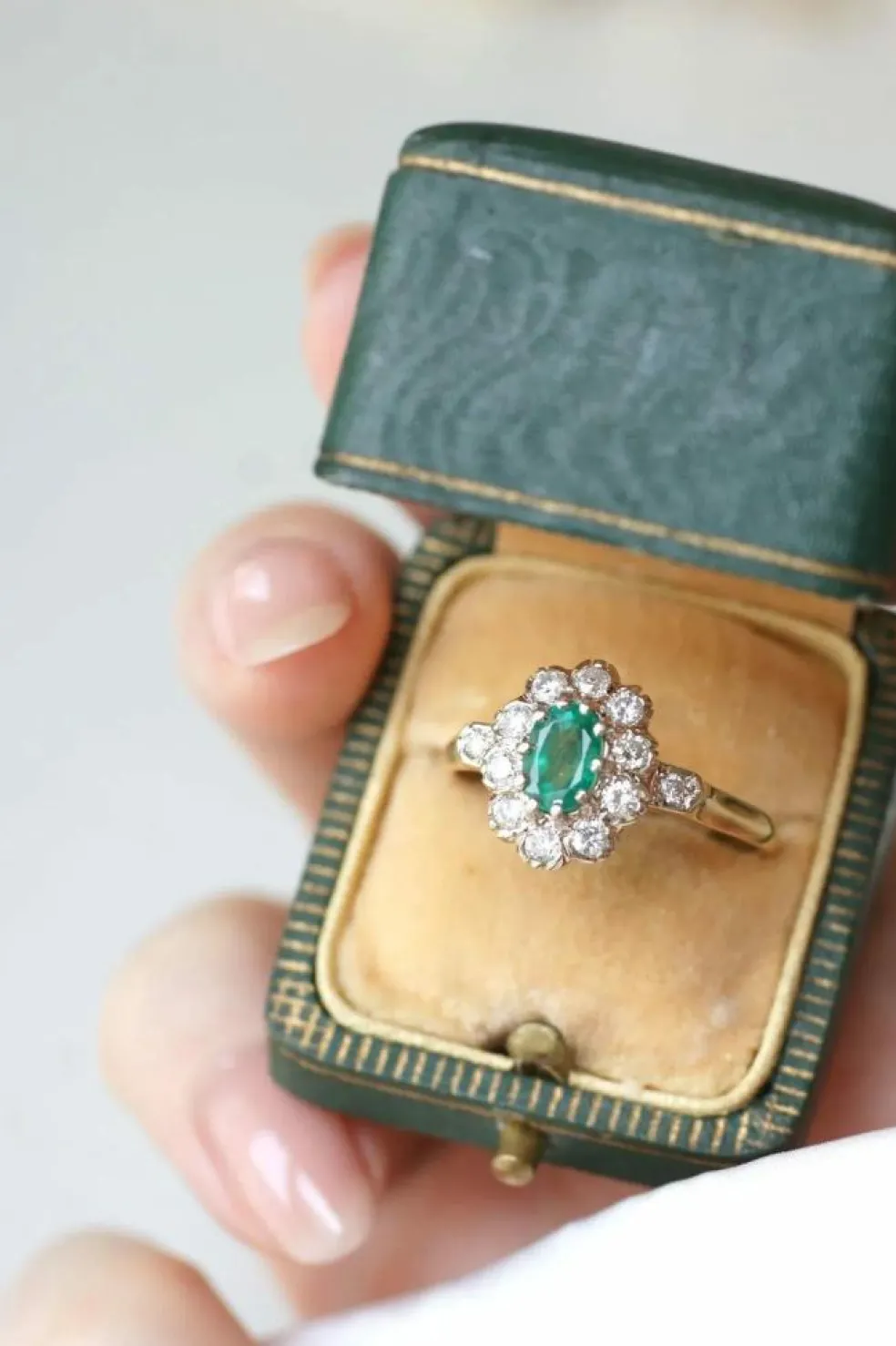 Bague marguerite Emeraude et Diamants