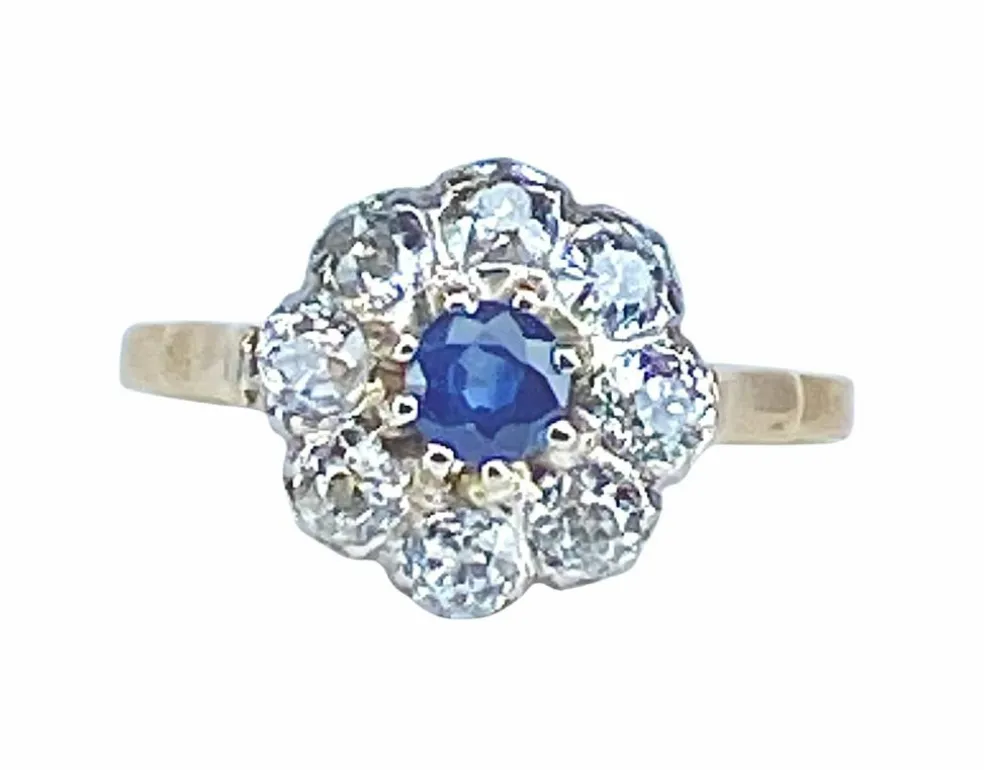 Bague marguerite en or blanc en saphir et diamants
