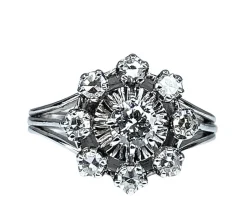 Bague marguerite en or blanc et diamants