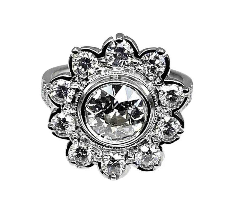 Bague marguerite en or blanc et diamant