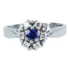 Bague marguerite en or blanc 18 carats, saphir et diamants