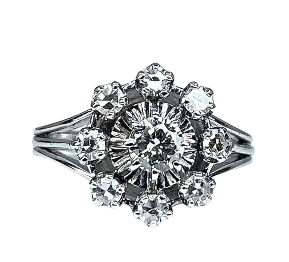 Bague marguerite en or blanc et diamants