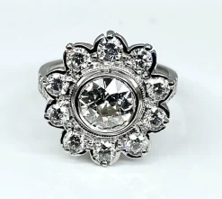 Bague marguerite en or blanc et diamant