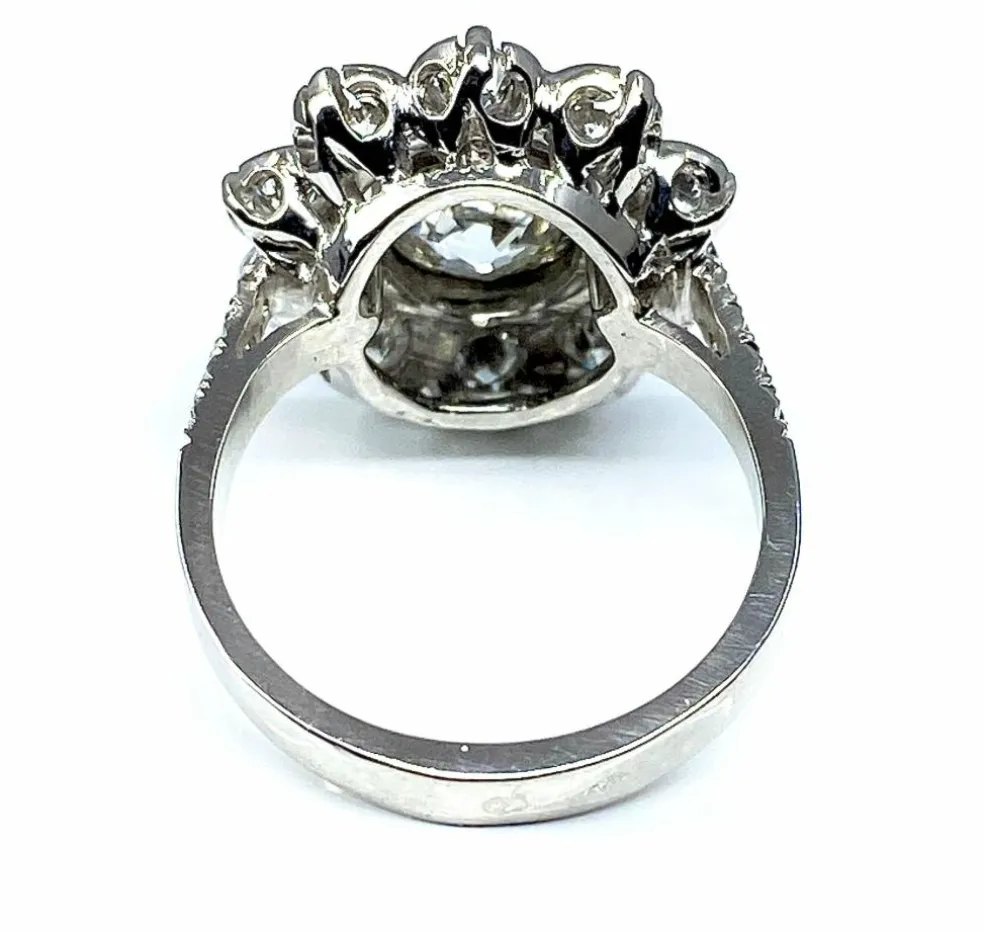 Bague marguerite en or blanc et diamant