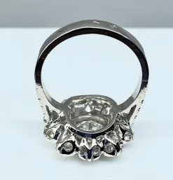 Bague marguerite en or blanc et diamant