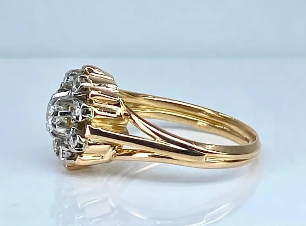 Bague marguerite en or jaune 18 carats et diamants, vers 1960