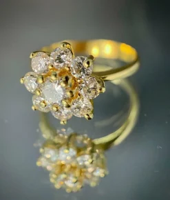 Bague marguerite en or jaune diamants