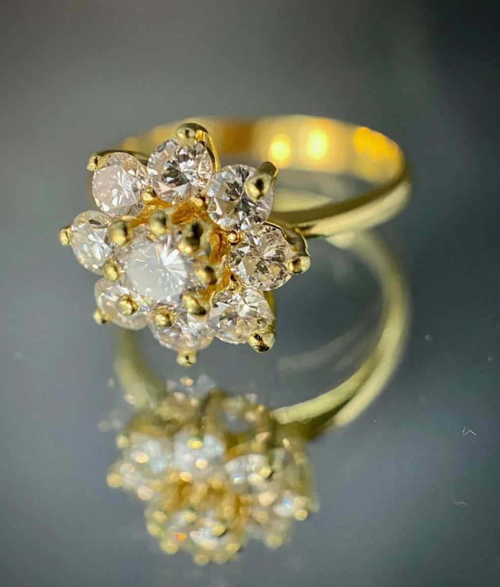 Bague marguerite en or jaune diamants