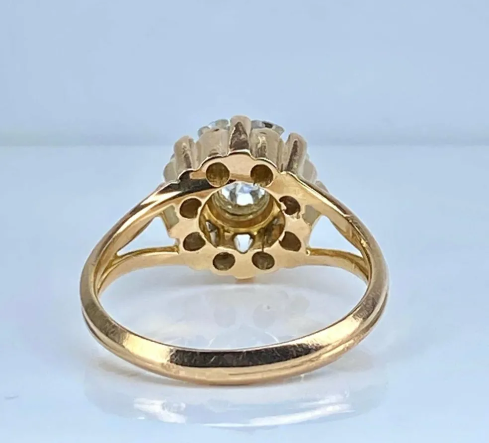 Bague marguerite en or jaune 18 carats et diamants, vers 1960
