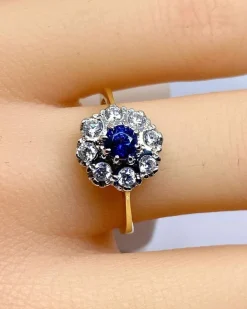 Bague marguerite en or, saphir et diamants