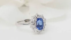 Bague marguerite en platine, tanzanite et diamants