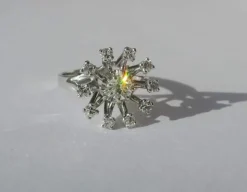 Bague marguerite fleur or blanc platine diamants