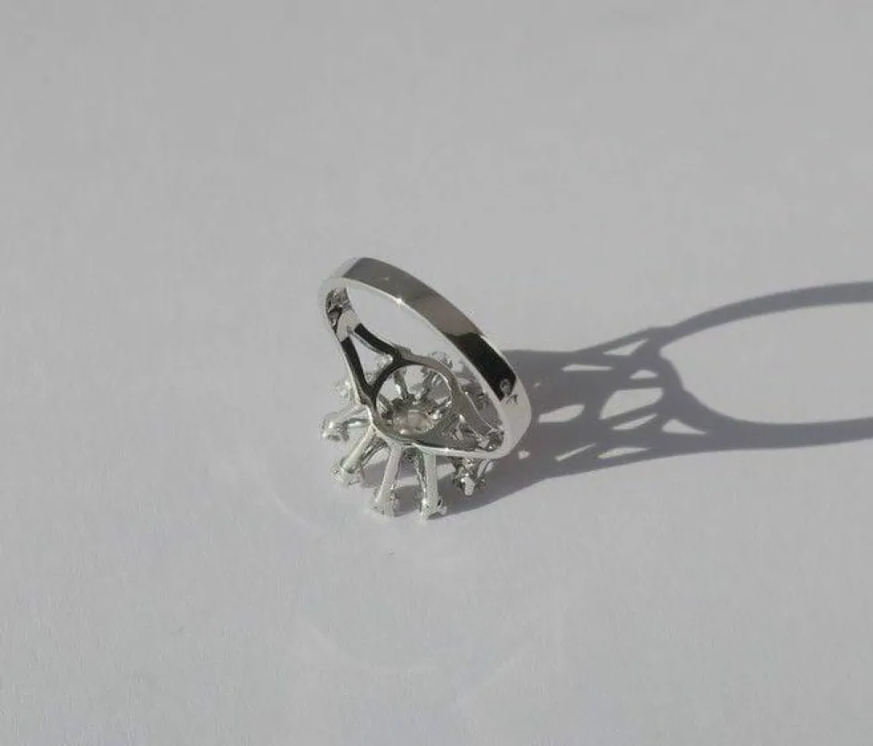 Bague marguerite fleur or blanc platine diamants