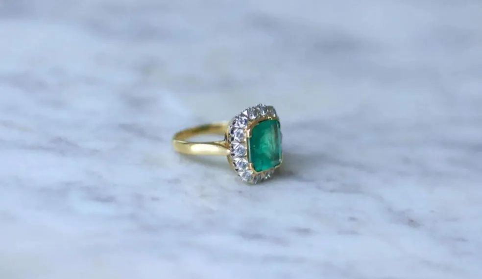 Bague Marguerite émeraude Colombie 3.20 Cts et diamants
