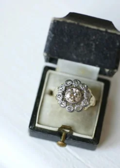 Bague marguerite or, argent, diamants