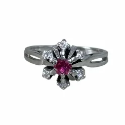 Bague marguerite or blanc, rubis, diamants